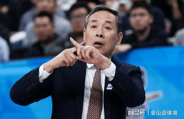 pg游戏-4战3负！60岁老帅又遇大麻烦，接下来5个对手，有4个是“硬茬子”